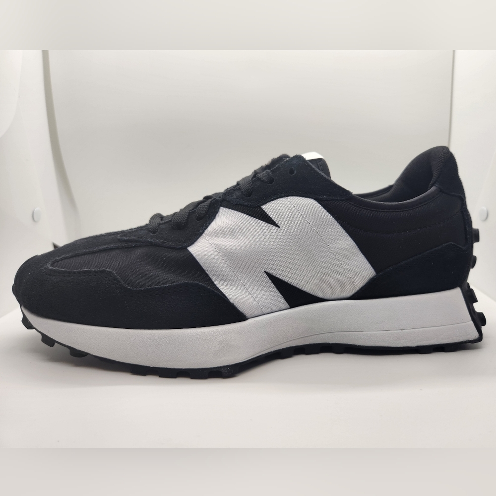 MENS NEW BALANCE 327 BRAND NEW IN BOX SIZE 10.5